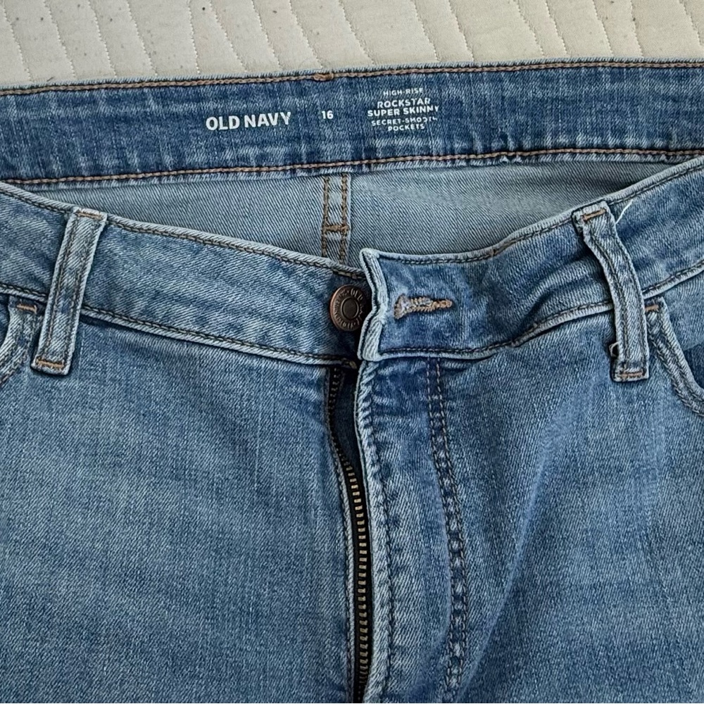 Old Navy women’s Light Blue Skinny Jeans